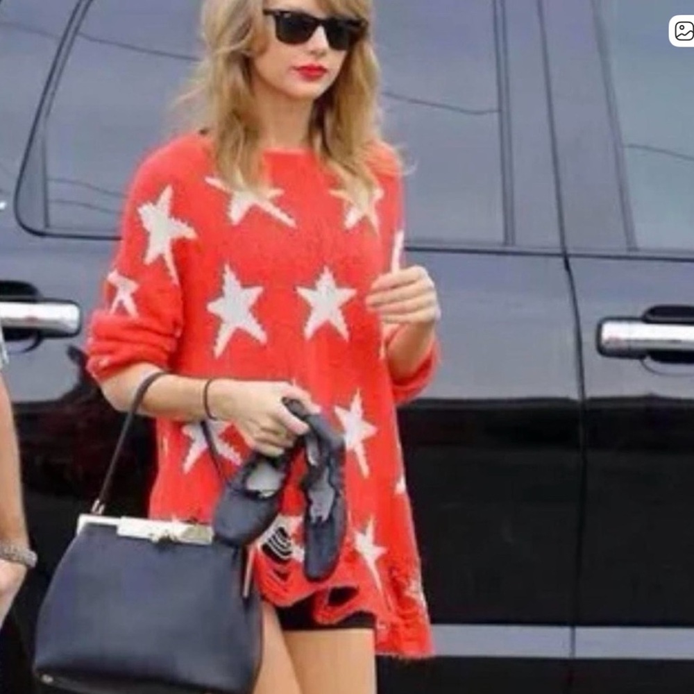 Wildfox Seeing Stars Lennon Sweater Celebrity Favorite - Picture 2 of 14
